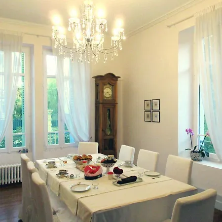 Chambres D'hotes A Pau, Proche Centre 住宿加早餐酒店 *