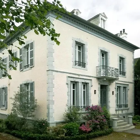 Chambres D'hotes A Pau, Proche Centre Bed & Breakfast *